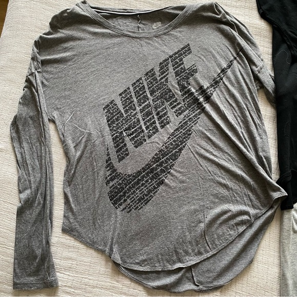 Nike Top Bundle | Size M/L - Picture 2 of 6